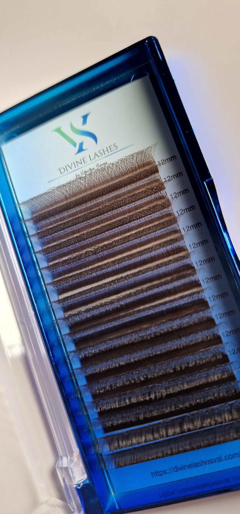 4W CC curl - Pre-made Brown Lashes