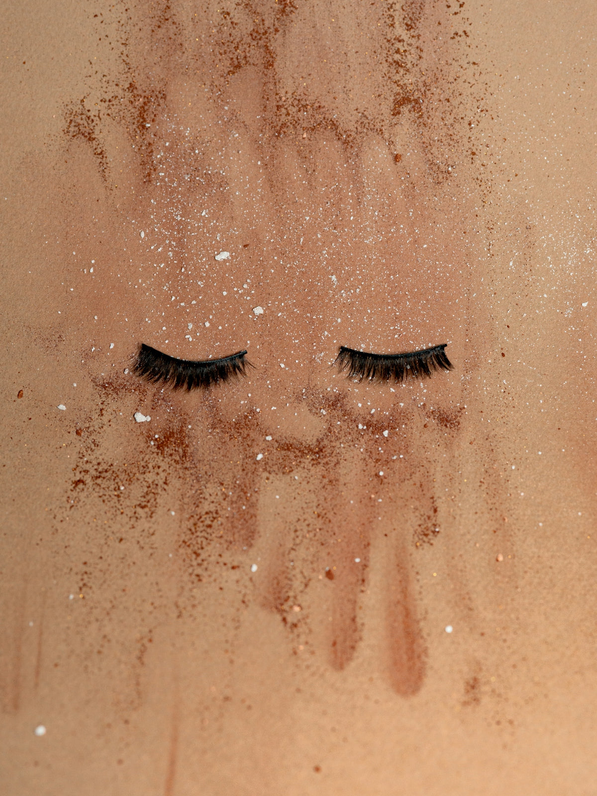 a close up of a pair of eyelashes