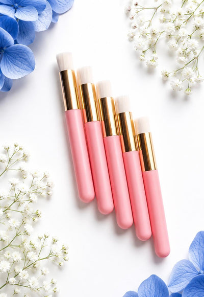Eyelash cleaning brush